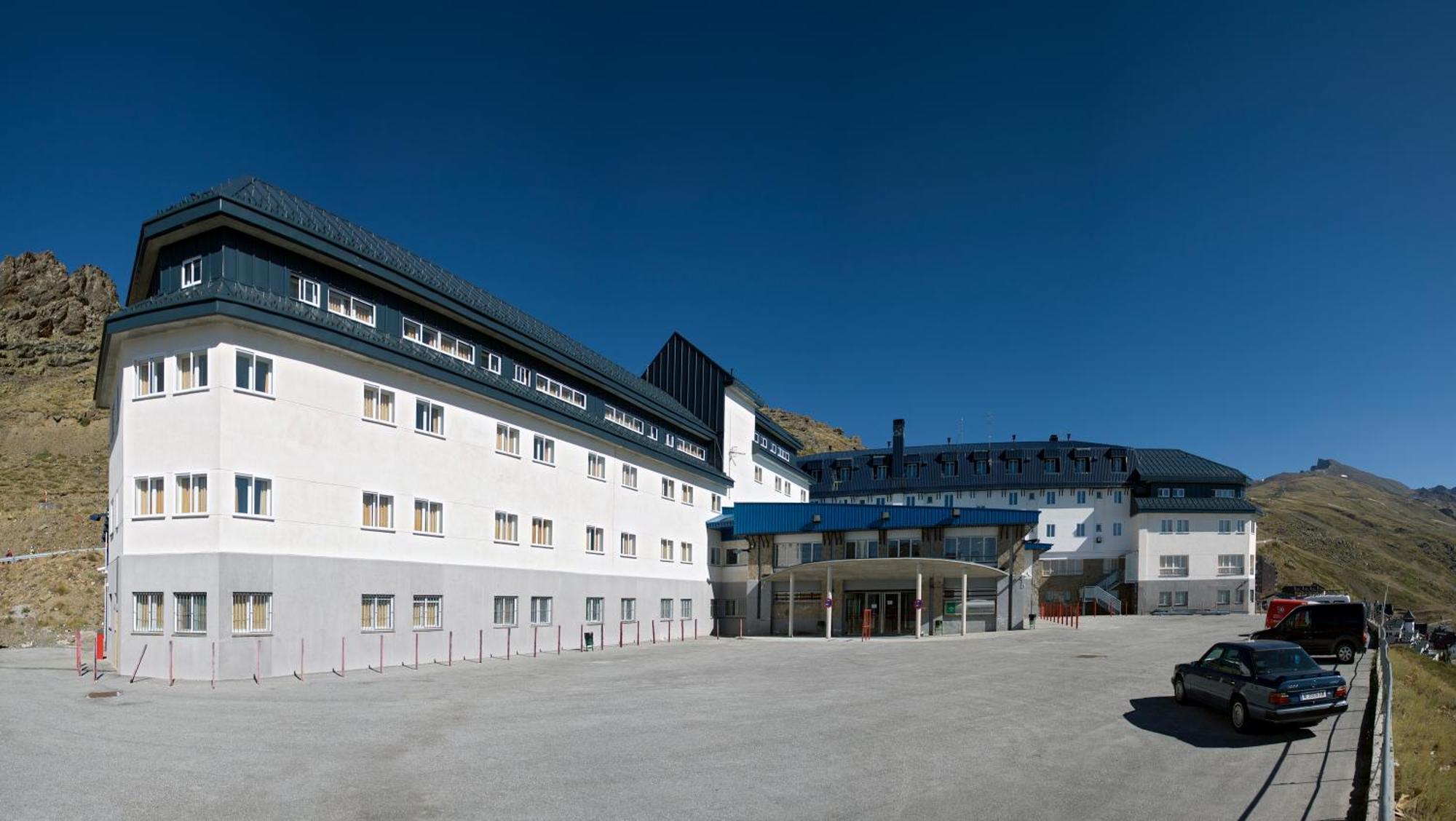 Albergue Inturjoven Sierra Nevada Bagian luar foto