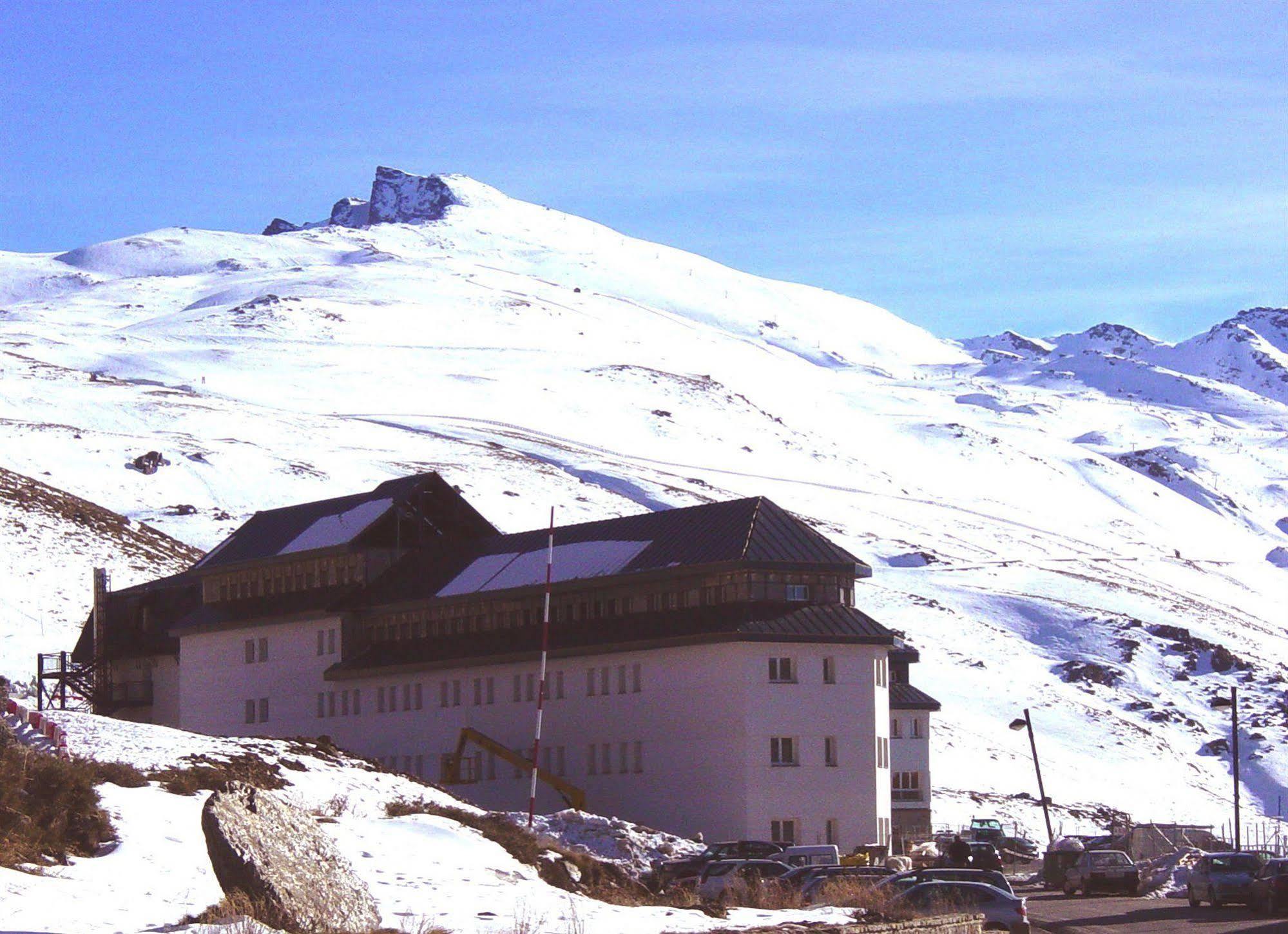 Albergue Inturjoven Sierra Nevada Bagian luar foto