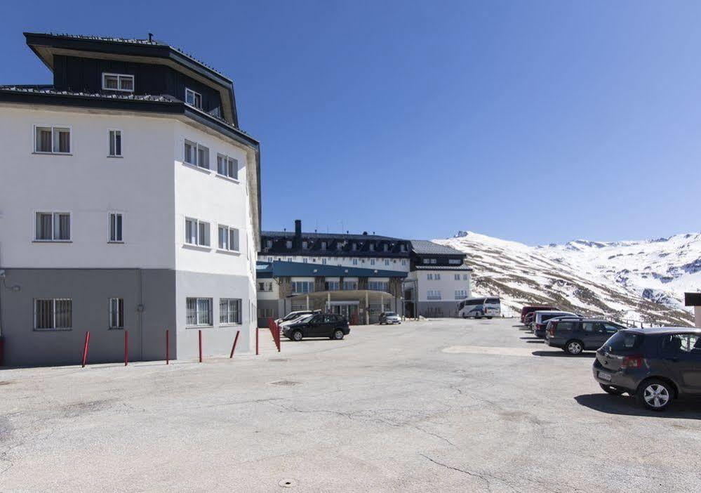 Albergue Inturjoven Sierra Nevada Bagian luar foto